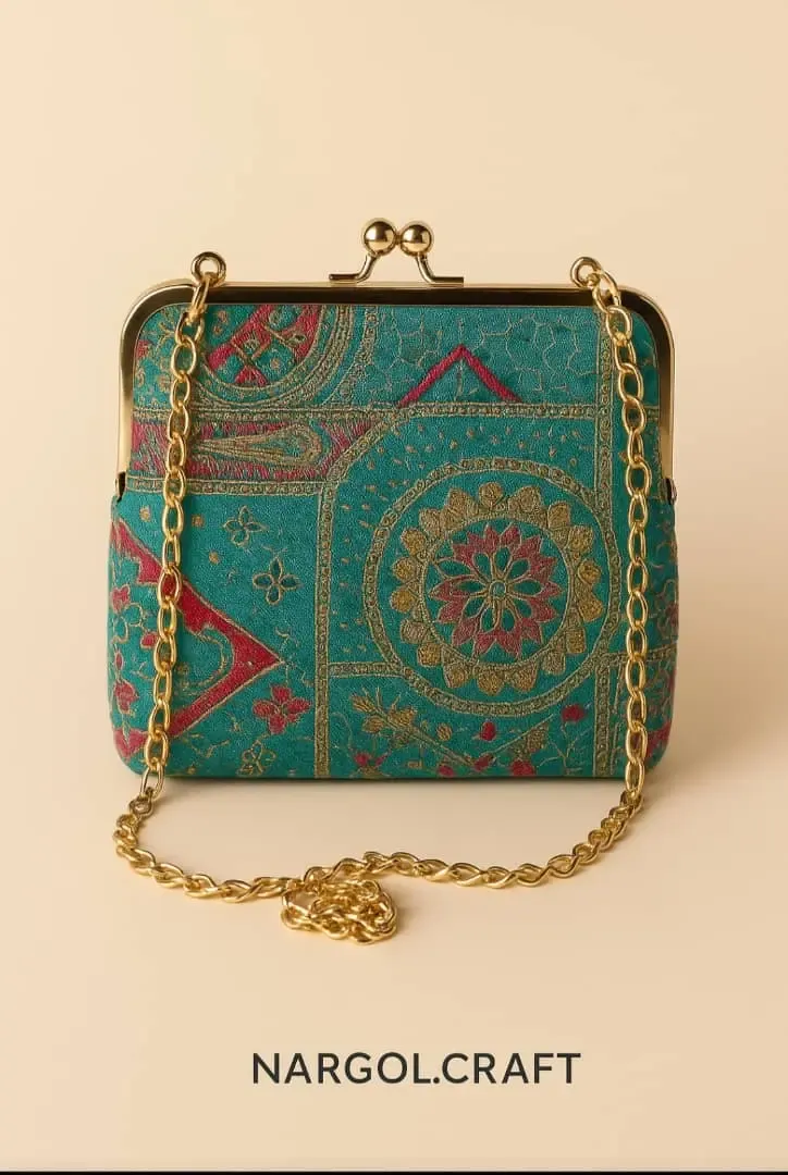 کیف پارچه‌ای سوزن‌دوزی‌شده
