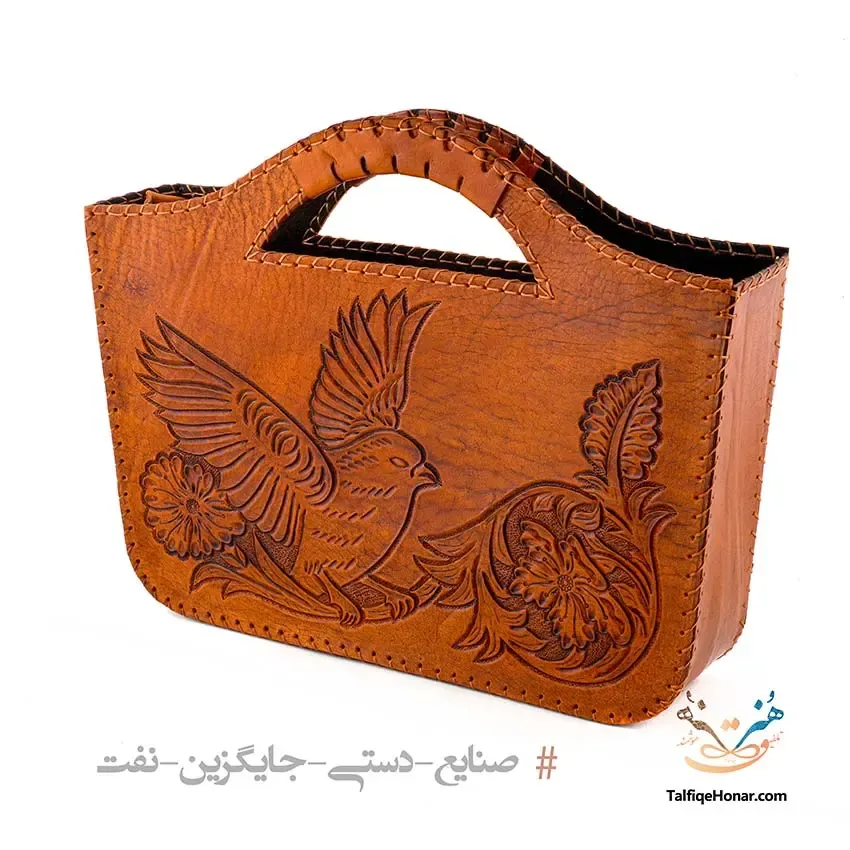 کیف دستی چرم حکاکی طرح گل و مرغ سایز 25*35، تصویر ۲