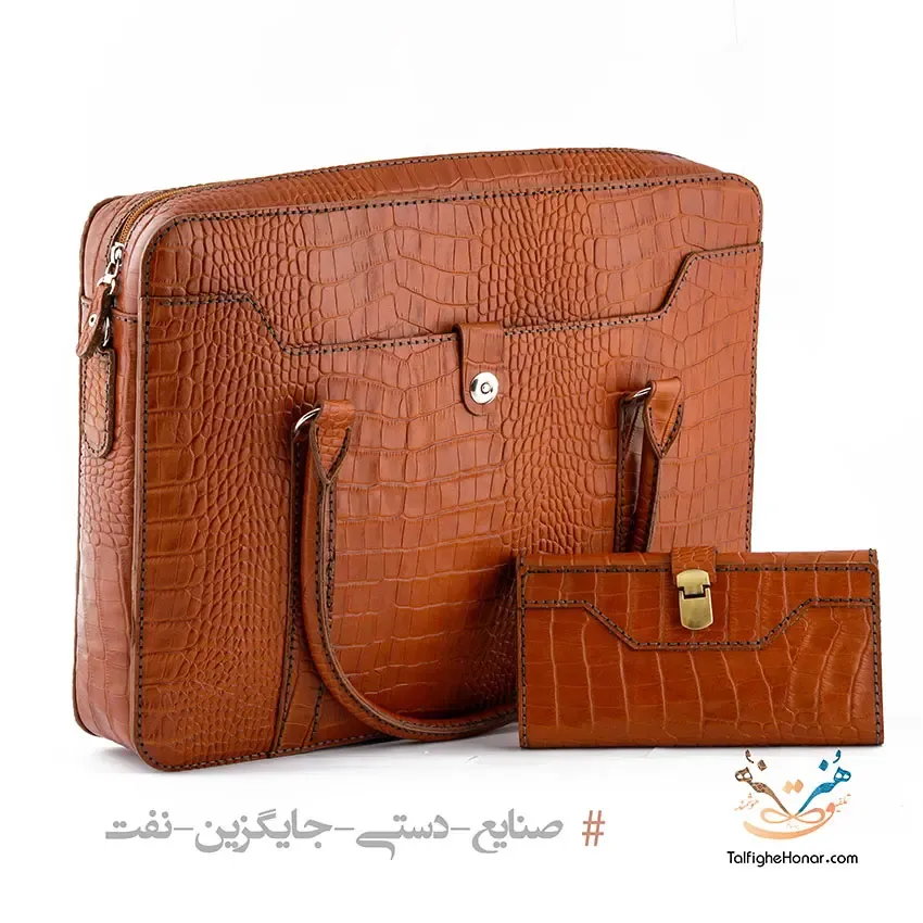 ست زنانه کیف چرم طرح کروکدیل، تصویر ۱