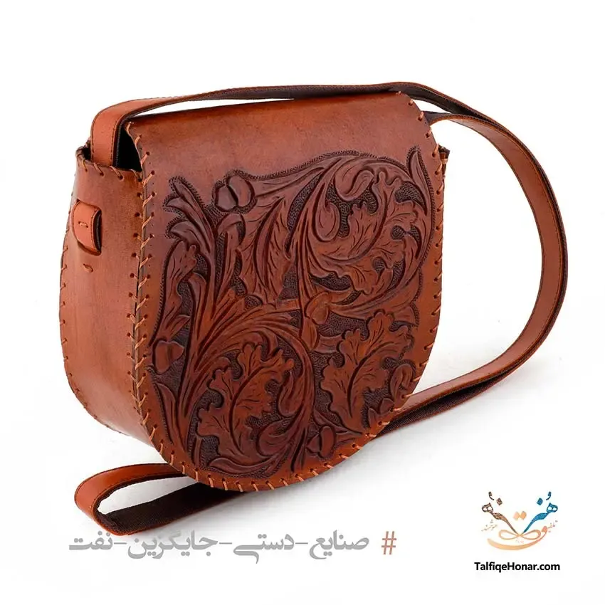 کیف دوشی زنانه چرم حکاکی سایز 20*20*16، تصویر ۳