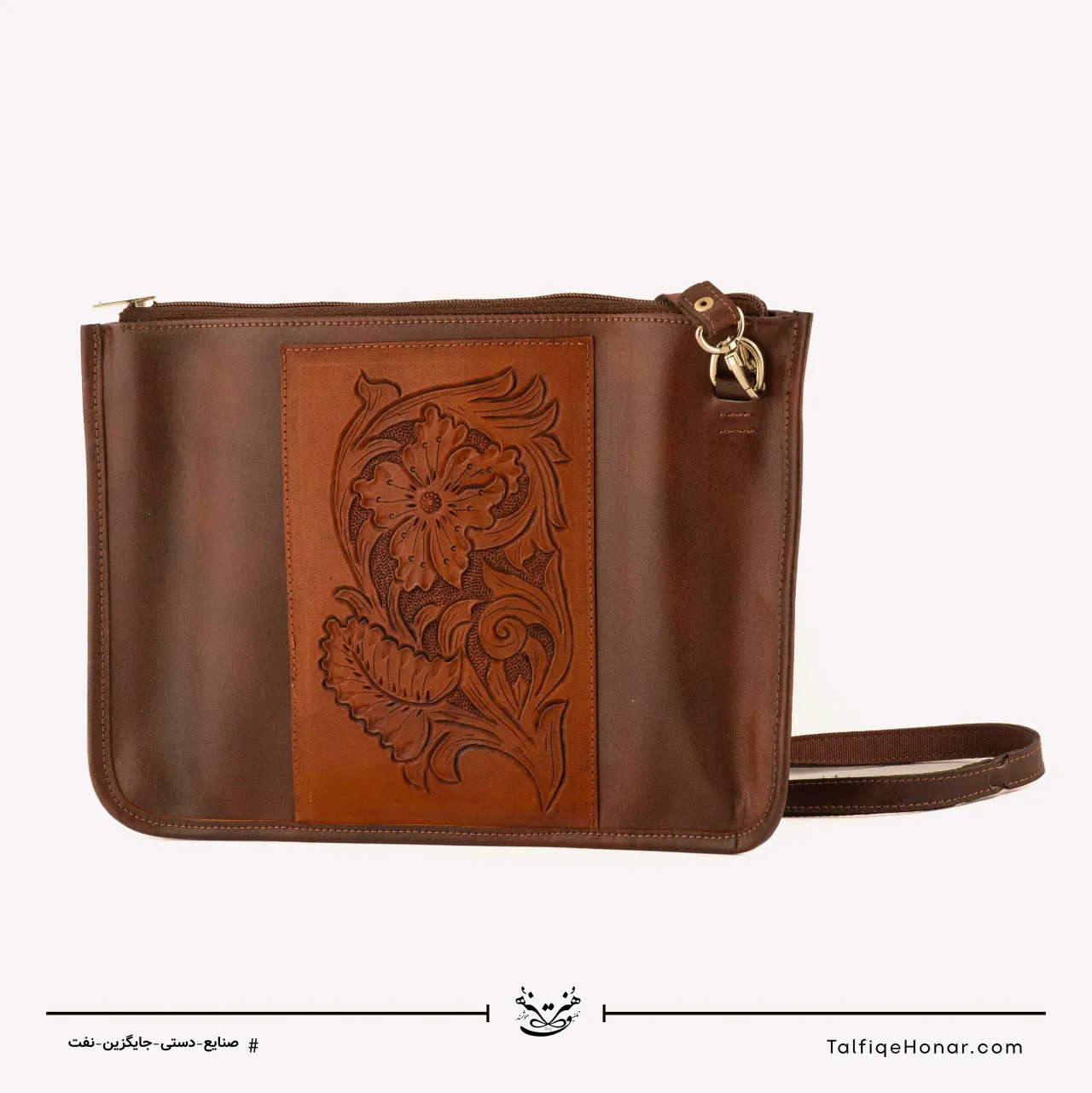 کیف دوشی زنانه حکاکی پاسپورتی طرح میرا رنگ قهوه ای سایز 25*30، تصویر ۲