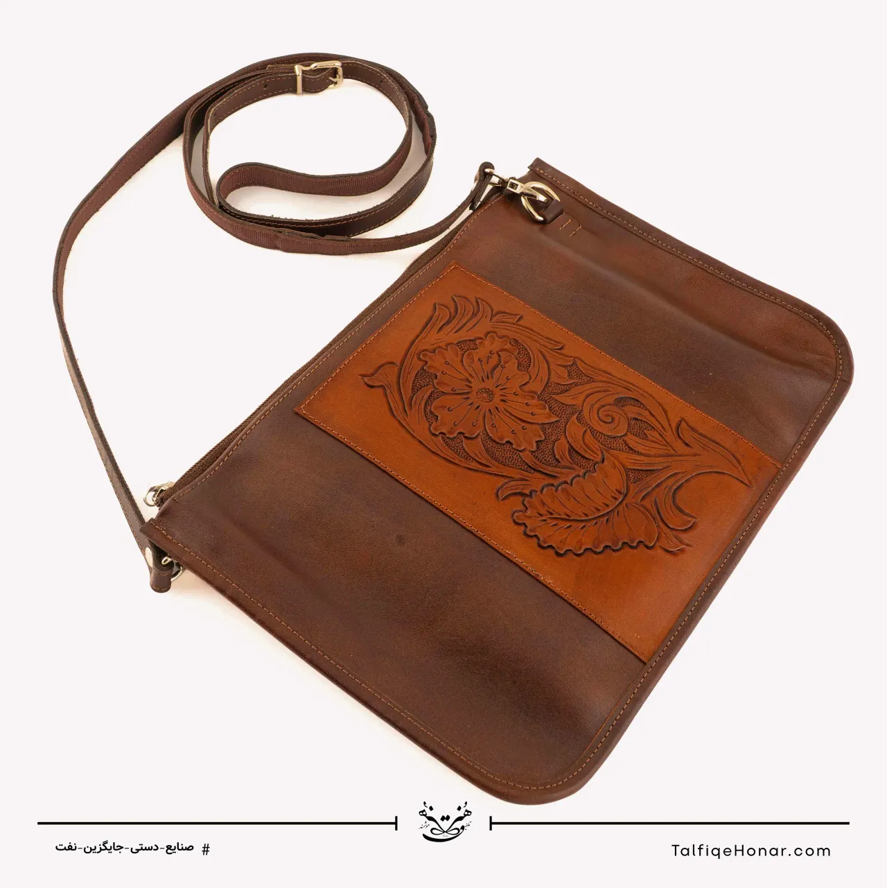 کیف دوشی زنانه حکاکی پاسپورتی طرح میرا رنگ قهوه ای سایز 25*30، تصویر ۴