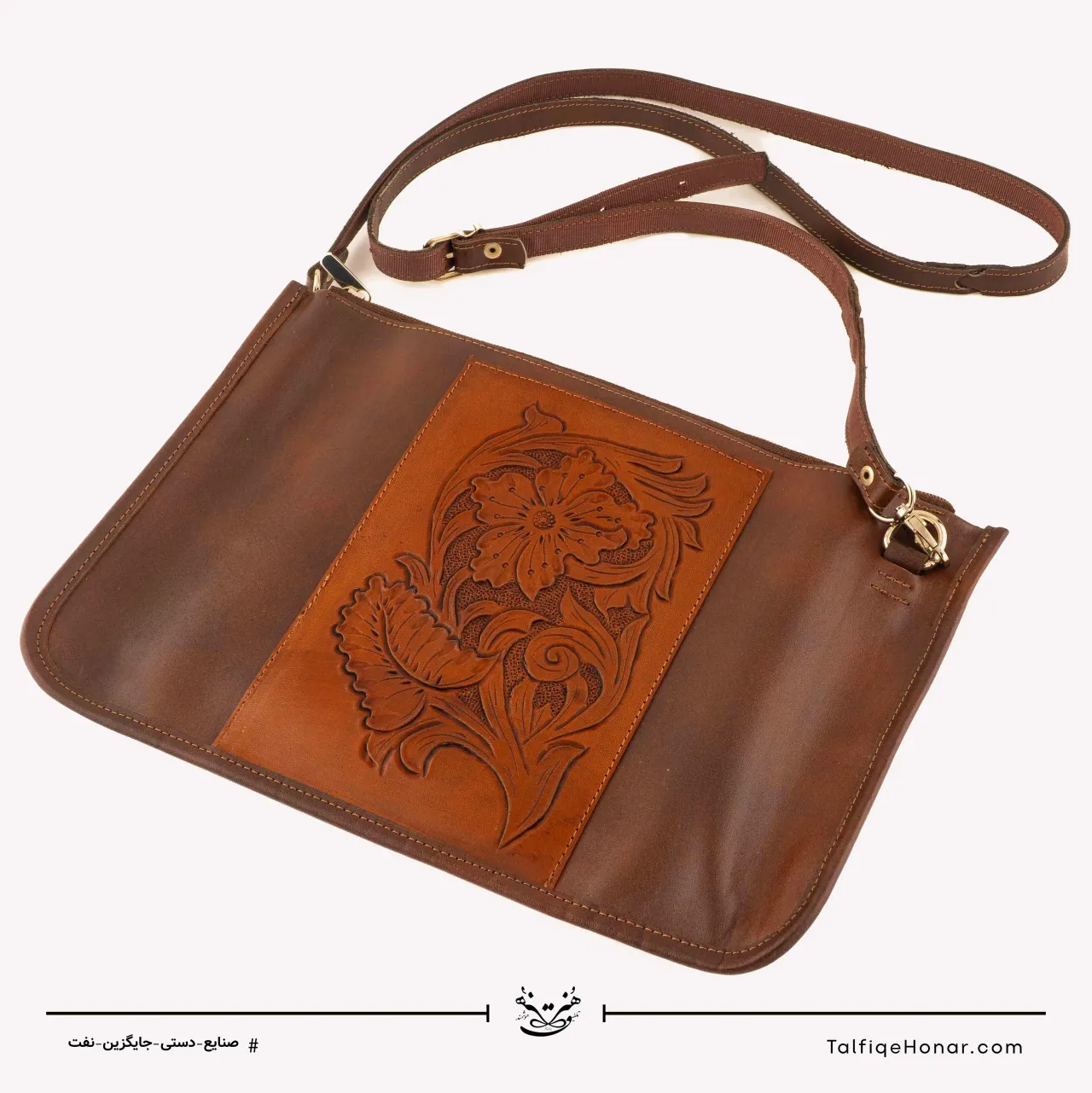 کیف دوشی زنانه حکاکی پاسپورتی طرح میرا رنگ قهوه ای سایز 25*30، تصویر ۶