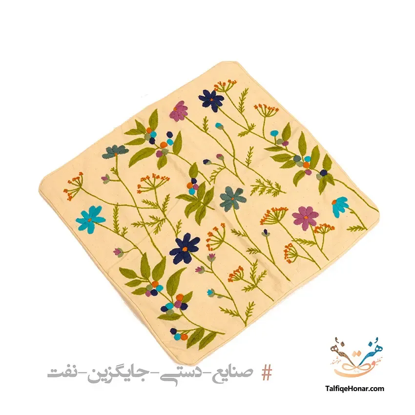 ست 2 تایی کوسن و رانر با گلدوزی سنتی خراسان شمالی، تصویر ۲